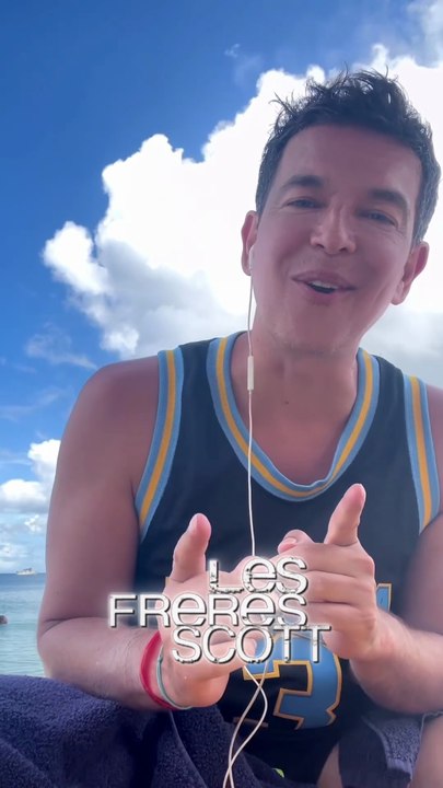 Un re doublage des "Frères Scott" sur la plage en Martinique