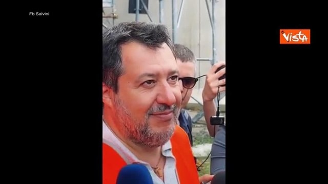 Cosa ha detto Salvini su Macron: «Si attacchi al tram, vada lui in Ucraina. Si metta caschetto, giubbetto, fucile e vada»