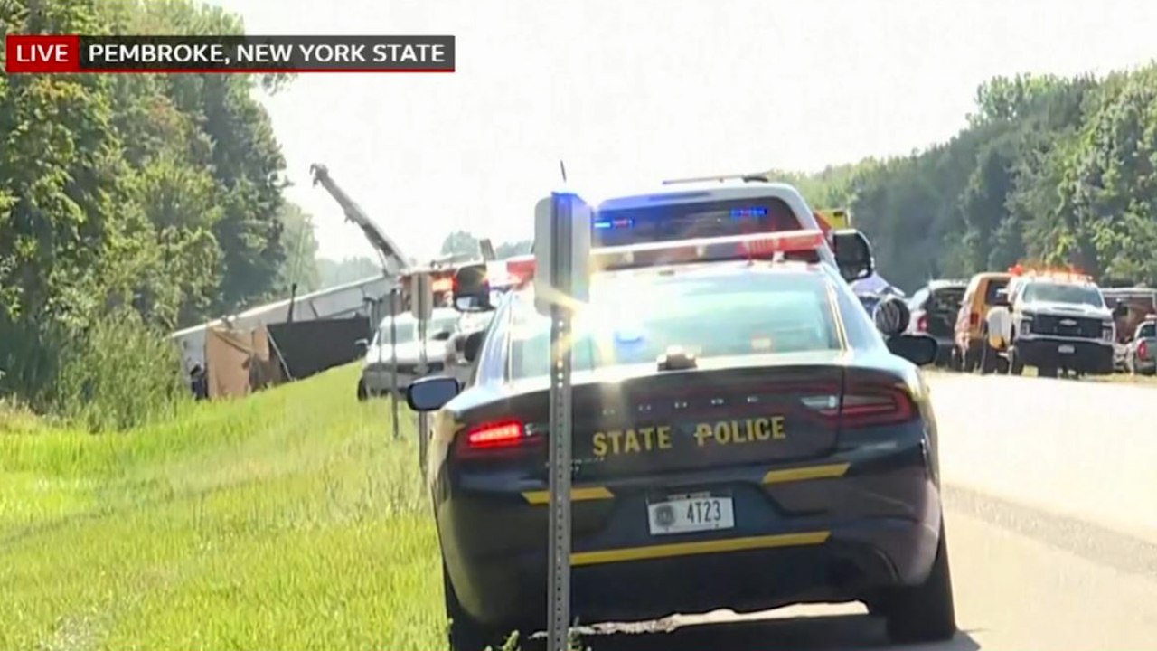 Un accidente de autobús en el estado de Nueva York deja cinco muertos, entre ellos un menor