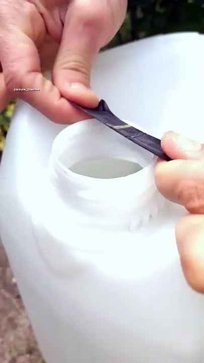 Really practical life hack with a piece of a bicycle tube and plastic bottle