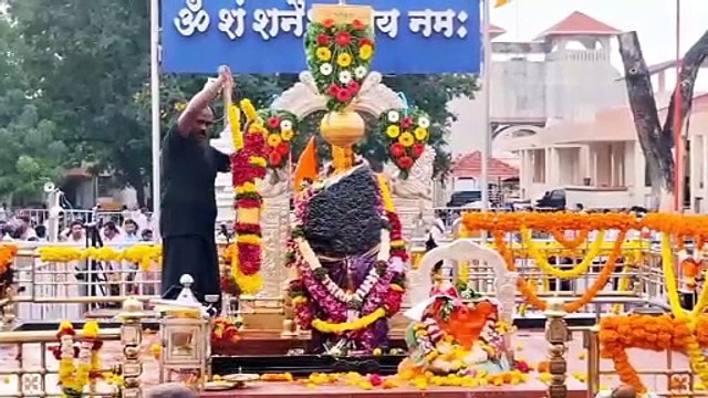 शनी अमावस्यानिमित्त शनि शिंगणापुरात भाविकांची गर्दी, चौथऱ्यावर तैलाभिषेक करण्यास बंदी