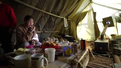 Surviving −95°F: Inside Yakutia’s Frozen Tent Life | Extreme Cold Challenge