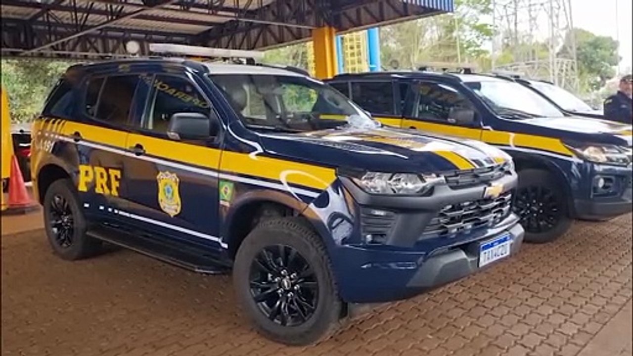 PRF apreende carga de maconha durante fiscalização na BR-277 em Cascavel