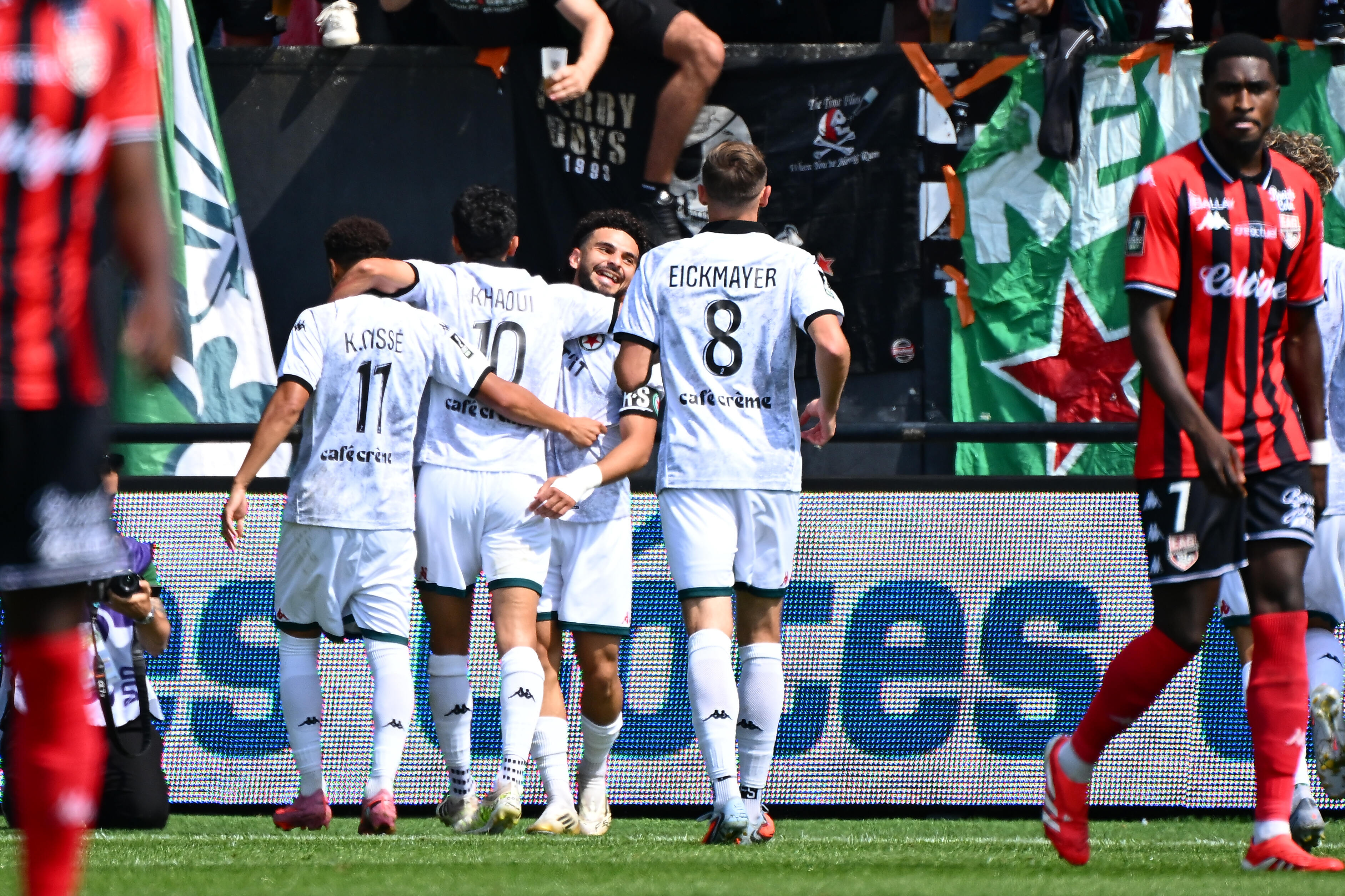 Ligue 2 : Le Red Star corrige Guingamp à Roudourou !