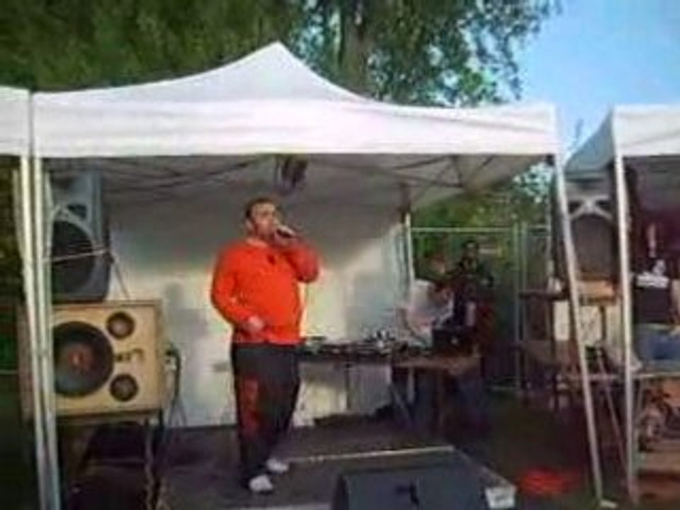 Dilo live Showcase HOMBLE Records a L"Herbe En Zik