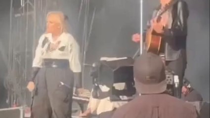 Major Hollywood star joins The Kooks on Reading stage in last-minute surprise