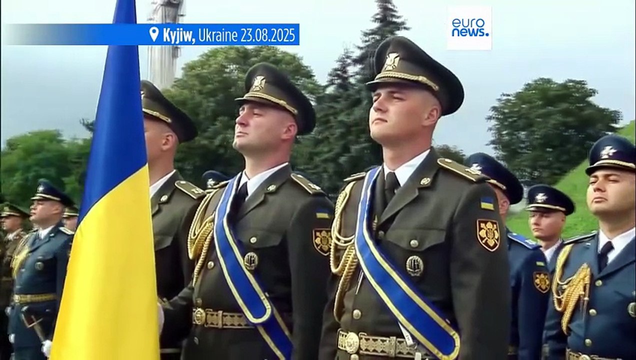 Dem 'blutigen Kampf' zum Trotz: Ukraine hisst Nationalflagge