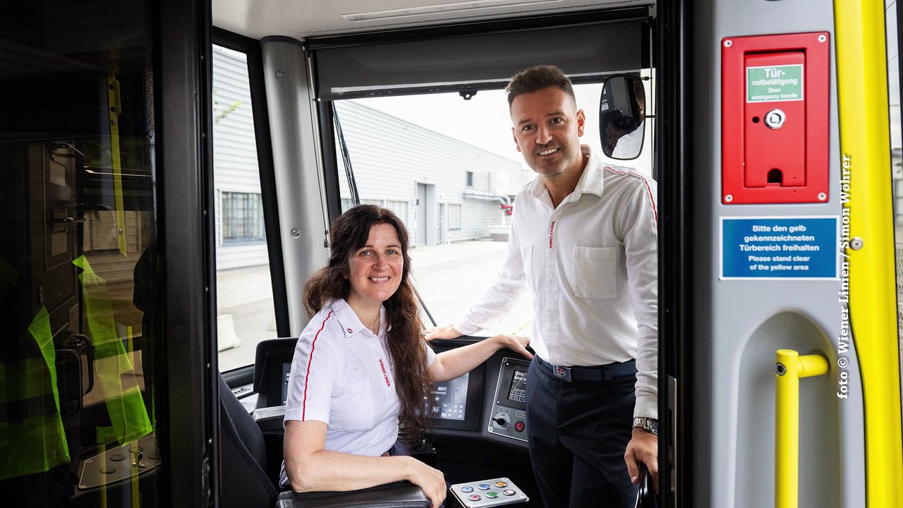 TRAM-WM  Wiener-Linien-Team setzt bei Training auf Teamwork