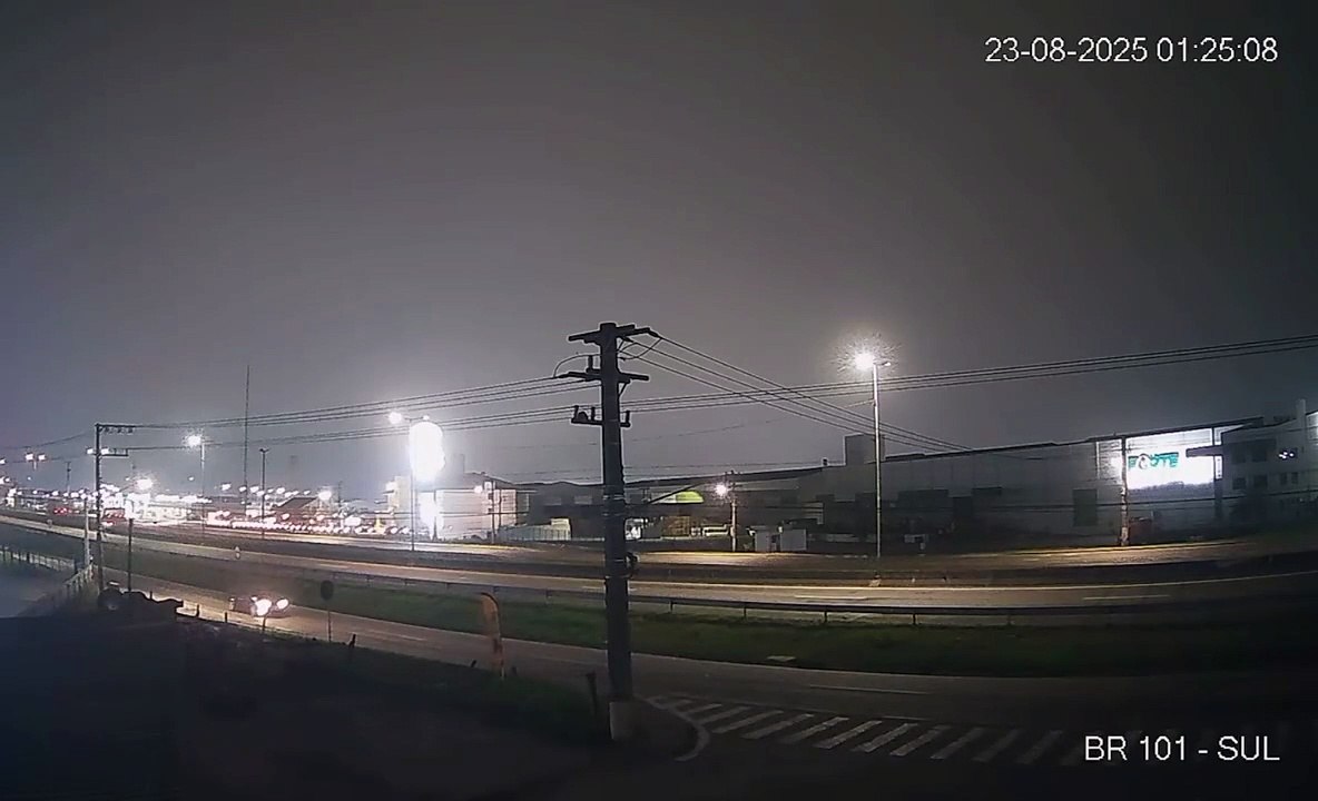 Motorista embriagado foge da PM, bate em viatura e é preso em Barra Velha