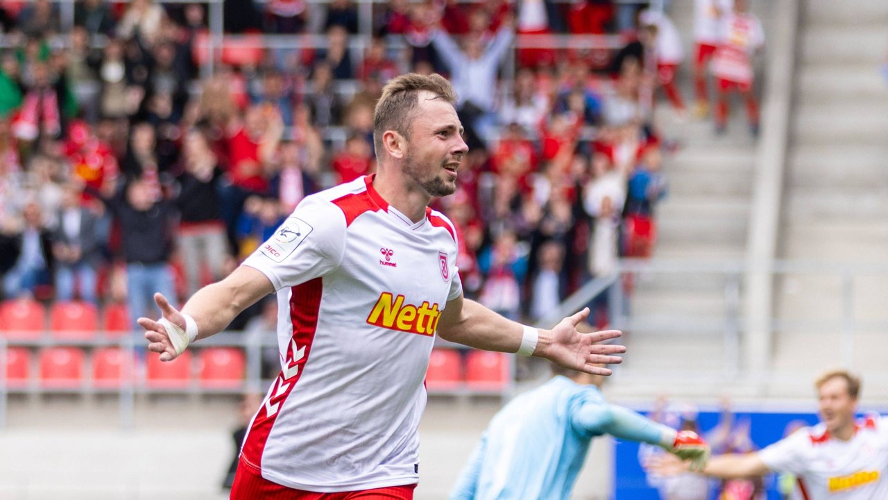 Riesenbock vom Torhüter und Freistoßtor: Jahn gewinnt deutlich