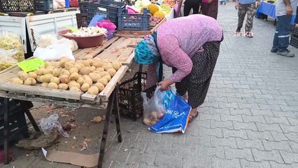 Pazara giden Osmaniyeli vatandaş: "Ben dökülenleri topluyorum param ile alamıyorum"