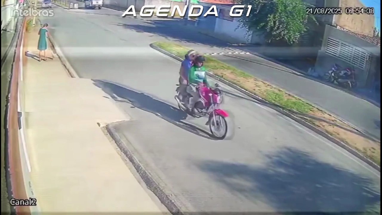Mulher cai em frente de casa e quase é atingida por carro em Pombal