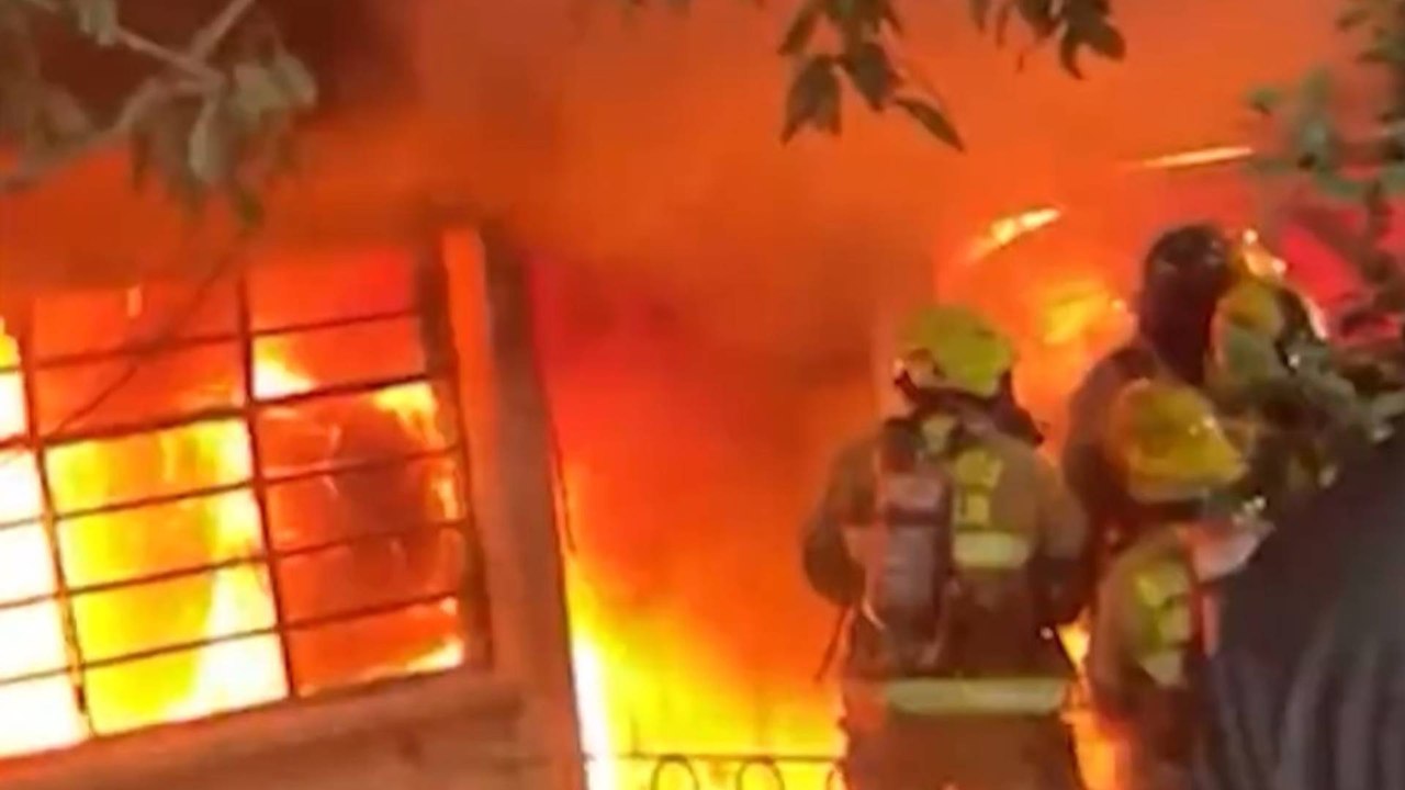 VIDEO | Incendió dejó sin vida a un hombre en silla de ruedas y a sus mascotas en Medellín: no logró salir