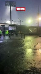 SE SOLTÓ CON TODO Así la lluvia en el Estadio Olímpico Universitario previo al partido entre Cruz Azul y Toluca