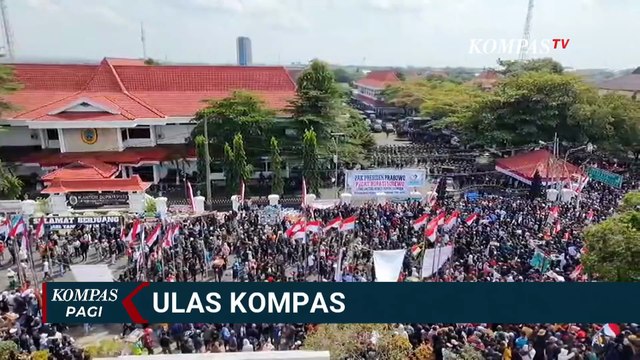 Kisah Seniman Wowox Artha saat di Kerumunan Pendemo di Alun-Alun Pati | ULAS KOMPAS