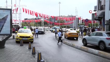 Taksim Meydanı'nda dakikalar içinde iki mevsim: Önce sağanak ardından güneş