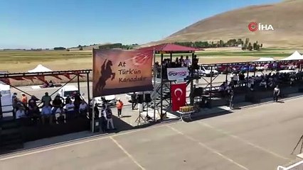 Erzurum’da rahvan at yarışları nefesleri kesti