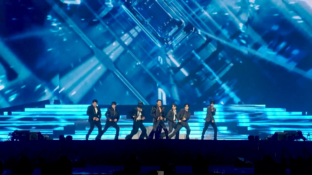 '슈퍼주니어' 데뷔 20주년 콘서트 성료...전석 매진 / YTN