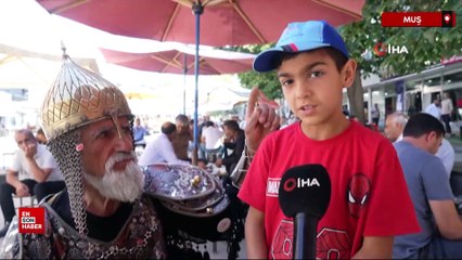 Malazgirt’te Hasan Keskin, Selçuklu kıyafetiyle kutlamalara katıldı