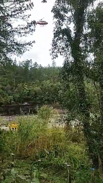 VÍDEO Grupo em acampamento é resgatado por helicóptero após chuvas intensas atingirem SC