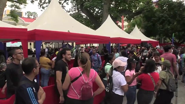 Venezuela inicia el registro nacional para el reclutamiento militar ante las amenazas de Estados Unidos.