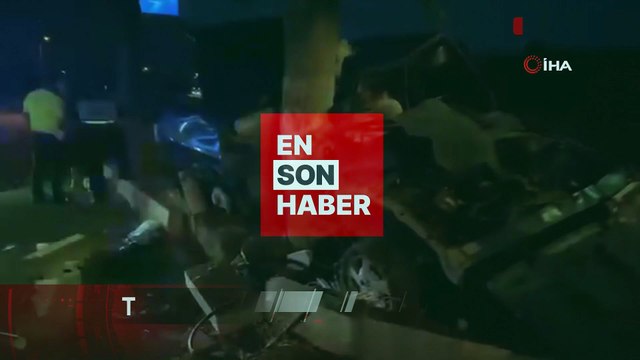 Elazığ'da ağaca çarpan Fiat Tofaş araç hurdaya döndü