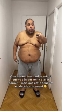 Quand il est très tard le soir et que tu décides enfin d'aller dormir... mais que cette série TV en décide autrement 🤣😂😎 #humour #drole