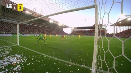 Mane sees red as Dortmund concede late penalty