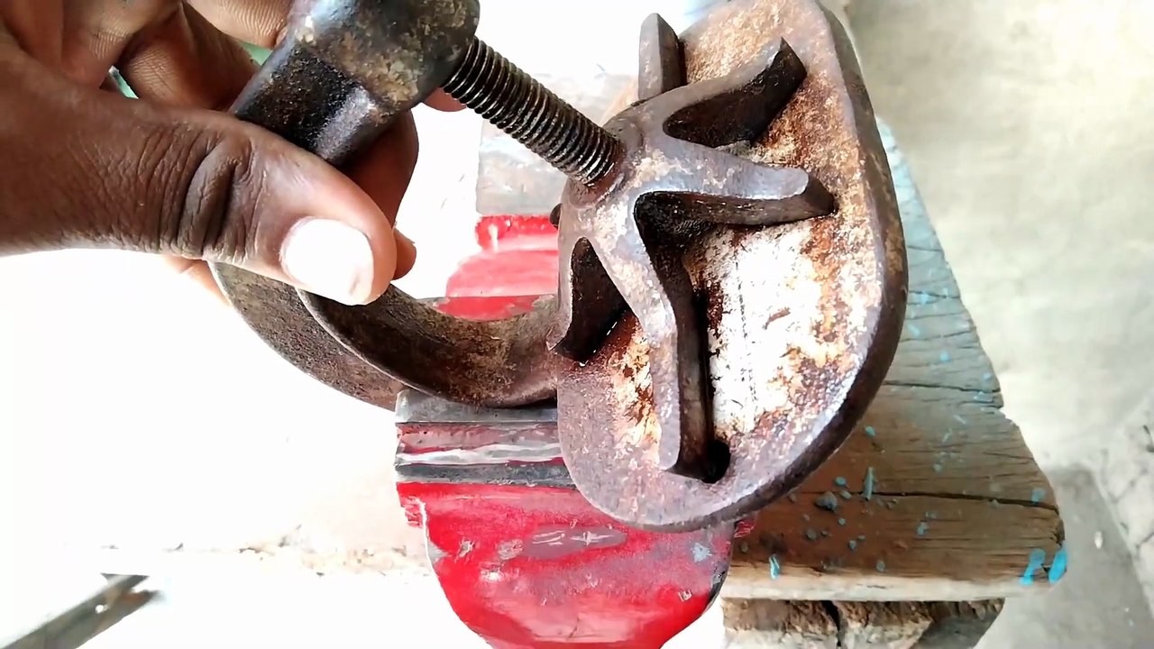 RESTORATION OF ANTIQUE PRESS _ VERY RUSTY RESTORATION