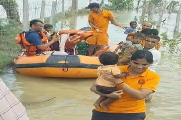 swm news: दिनभर रेस्क्यू में जुटी रही टीम, पानी में फंसे लोगों को सुर​क्षित बाहर निकाला