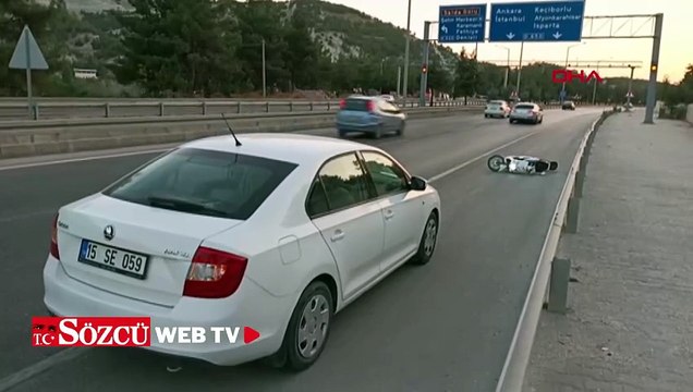 Burdur'da minibüsle çarpışan motosikletin sürücüsü yaralandı.
