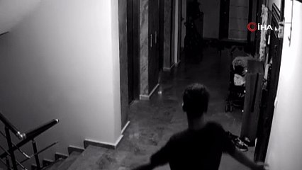 Yer Adana: Ayakkabı çalarken göbek attılar!