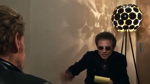 Johnny Hallyday – Interview exclusive avec Philippe Manoeuvre avant le concert (15 juin 2013 – MYTF1)