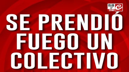 Se prendió fuego un colectivo en Villa Ortúzar: hay heridos