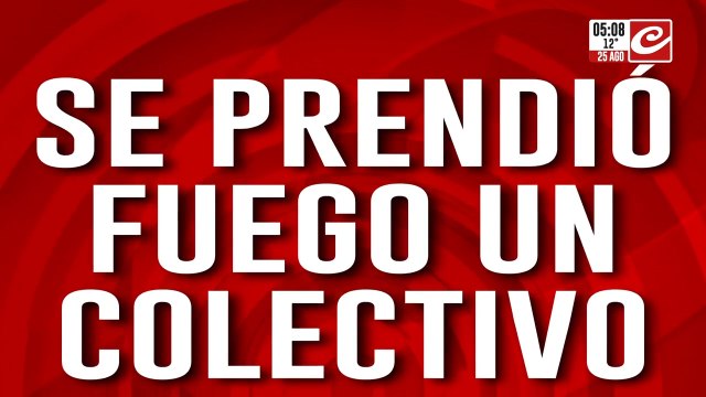 Se prendió fuego un colectivo en Villa Ortúzar: hay heridos