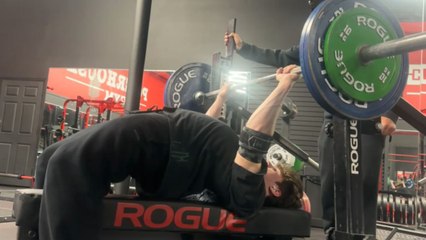 Fitness enthusiast's wrist gives out during 265 lb. bench press