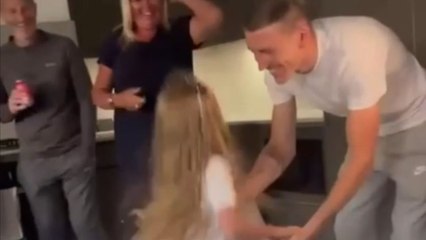 Little girl’s dream comes true as she gets surprised with Disneyland trip