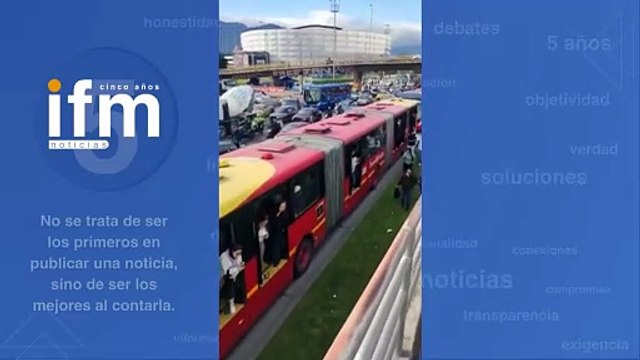 Movilidad en Bogotá colapsada por cuenta de un Transmilenio con fallas mecánicas