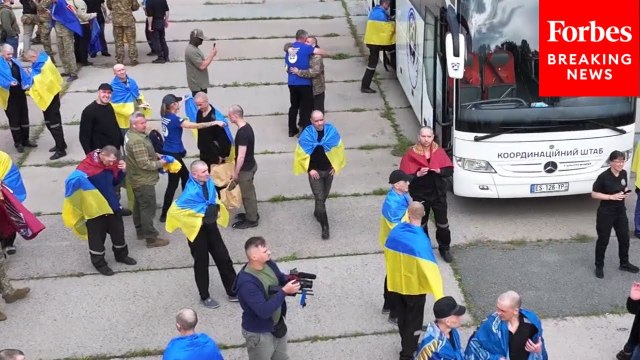 Ukrainian POWs Return Home After Prisoner Swap With Russia