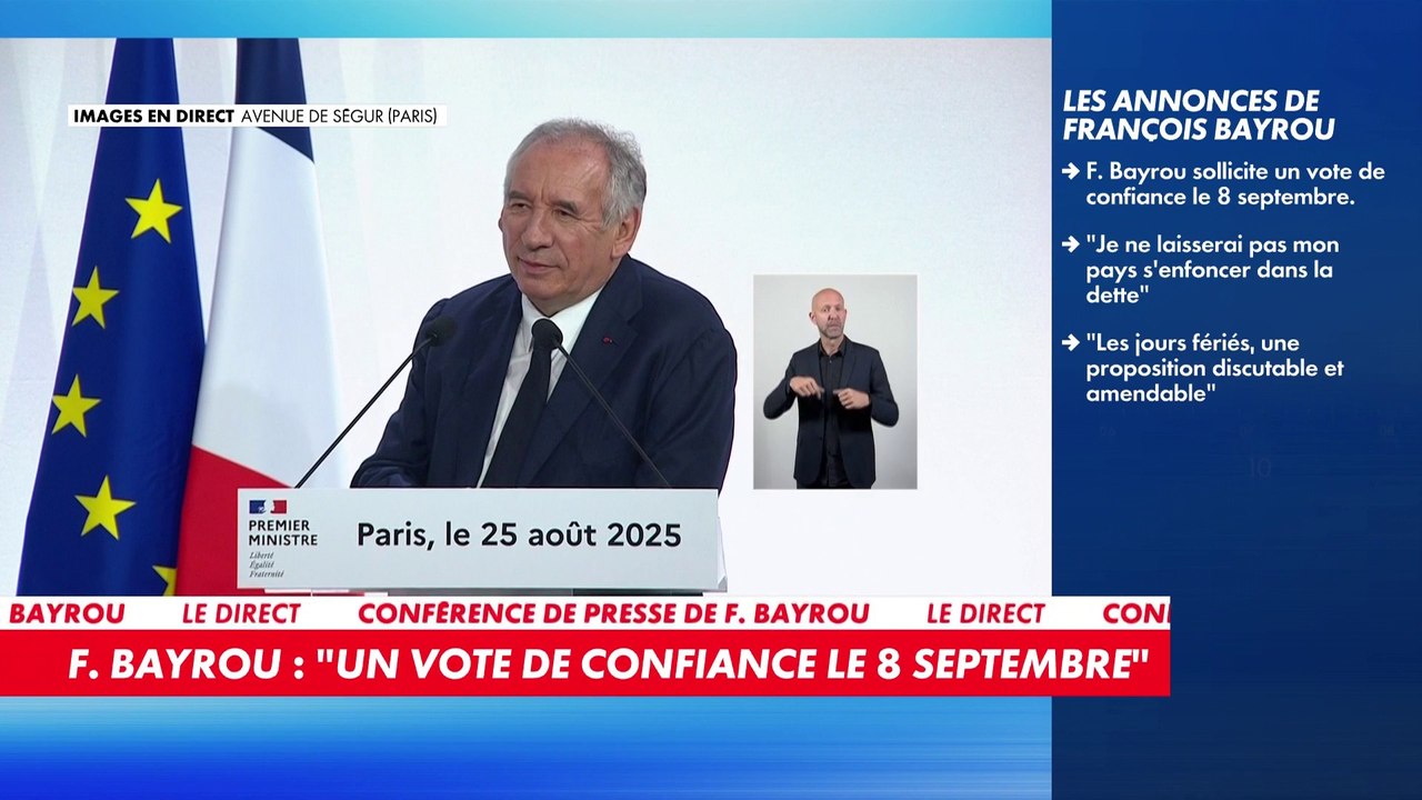 François Bayrou répond à CNews lors d'une conférence de presse
