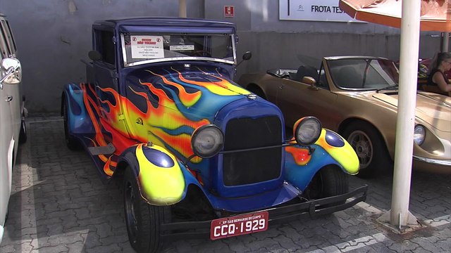 O tempo parou: Quarto Encontro de Carros Antigos da Akta Motors atrai famílias e amantes de velocidade