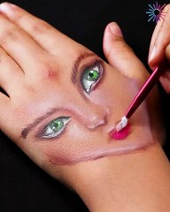 Bringing a touch of magic to reality with hand optical illusion makeup! 🖐️🖌️