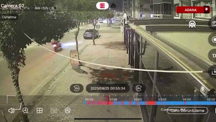 Adana'da bir kişinin otomobile zarar vermesi güvenlik kamerasına yansıdı