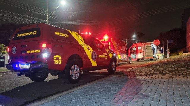 Homem de 60 anos escorrega em calçada da Rua Manaus e fica ferido
