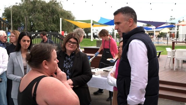 South Australia offers vouchers to visit areas affected by the algal bloom