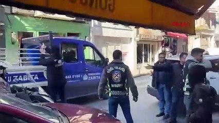 Karaköy'de korsan otoparkçılara denetim; üzerinden ruhsatsız silah çıktı