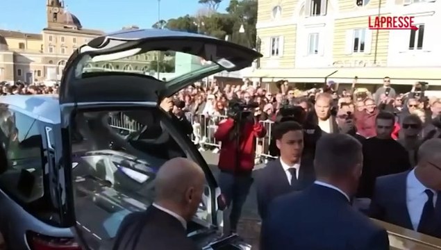 Roma, l'arrivo del feretro di Eleonora Giorgi alla Chiesa degli Artisti