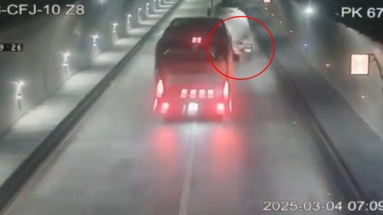 VIDEO: Bus a alta velocidad chocó contra un tractocamión en túnel de la vía al Llano