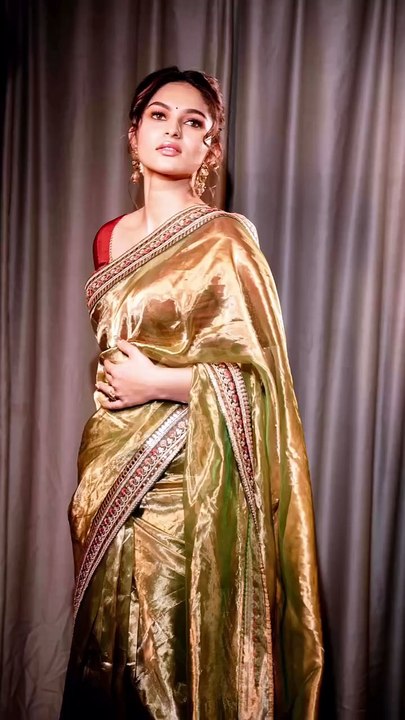 💚💚💚 @artistrybyolivia @adithya_jaykumar @hqrukmini @abhilash_rangi  Earring : @pradejewels  Gold bangles : @avsajewels