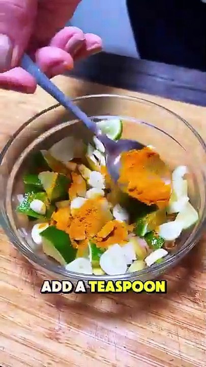 Liquid gold meets spicy zest – the perfect immunity boost!